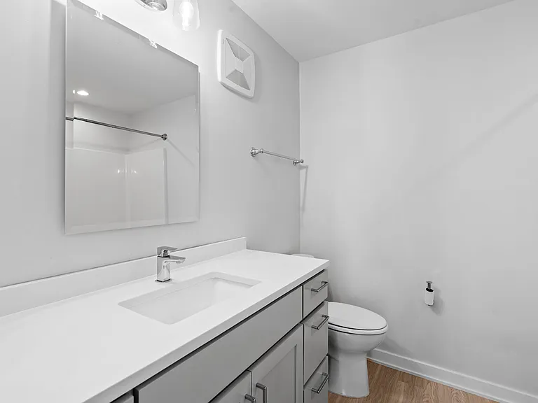 Harriet Apartments — Photo 19