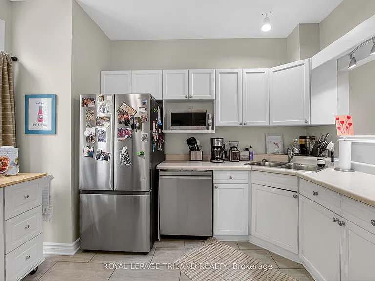 1415 Commissioners Rd W #21 — Photo 5