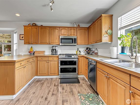 3rd image of 21606 114th Street E