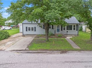 320 N Chestnut St, Eldon, MO 65026