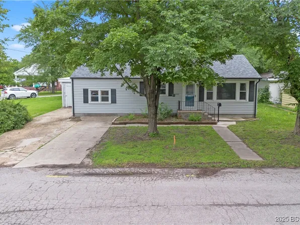 320 N Chestnut St, Eldon, MO 65026