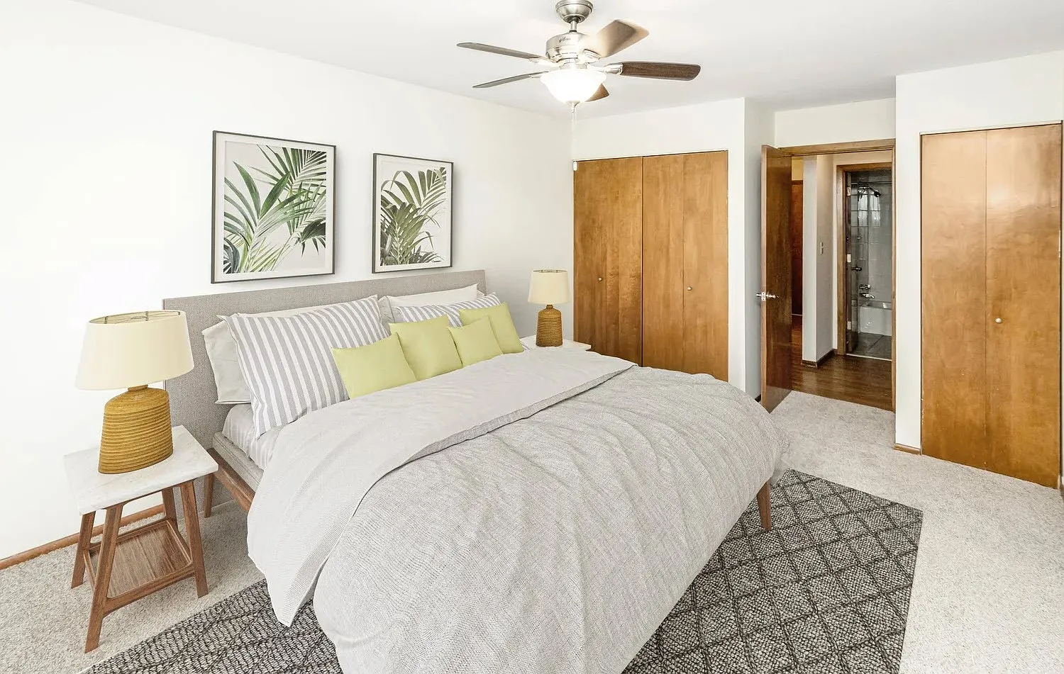 Bryant Ave Apartments | 2300 — Photo 4
