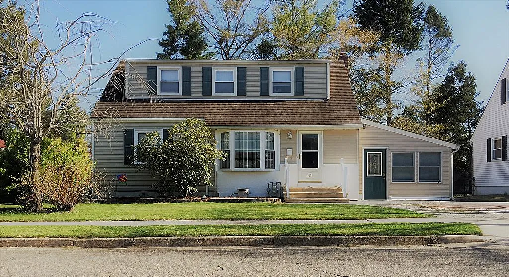 41 Mead Ave photo 1