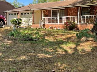 2621 Creekwood Dr, Winston Salem, NC 27103