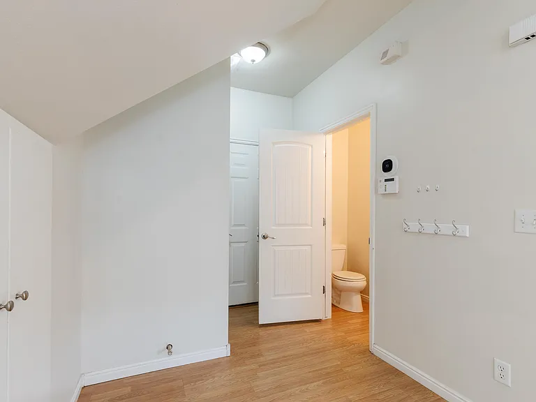 484 W 1490 N #102 — Photo 23