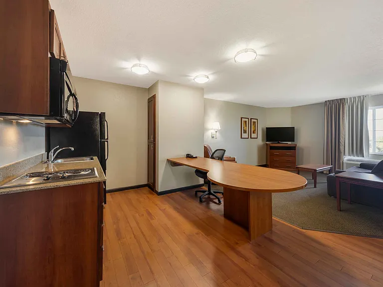 1 Bedroom Suite - 1 King Bed