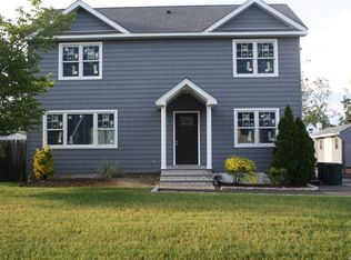 17 Tucker Ln, Centereach, NY