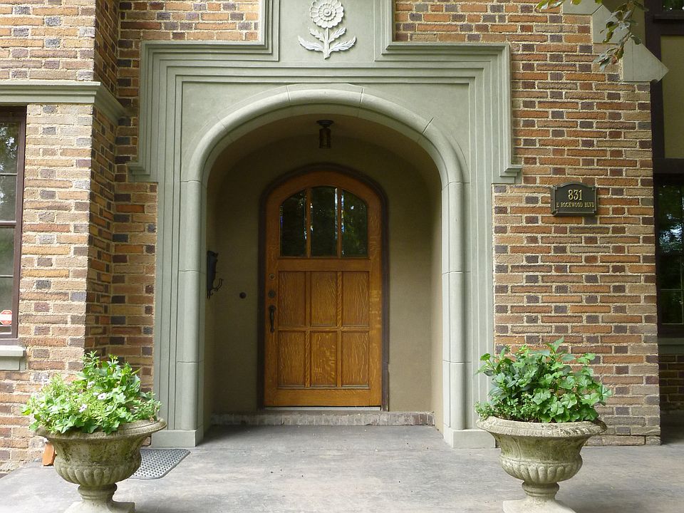1st image of 831 E Rockwood Blvd