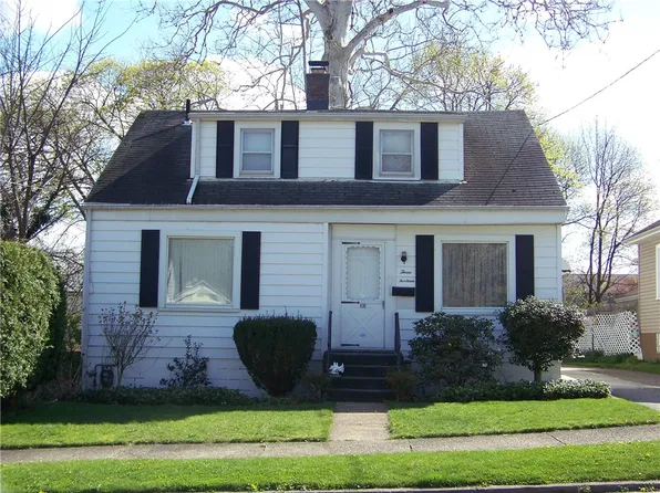 313 Metz St, Erie, PA 16508