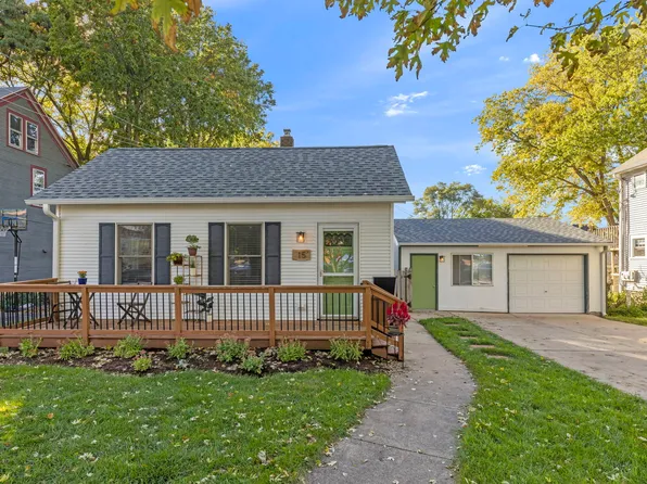 15 S Van Buren St, Batavia, IL 60510