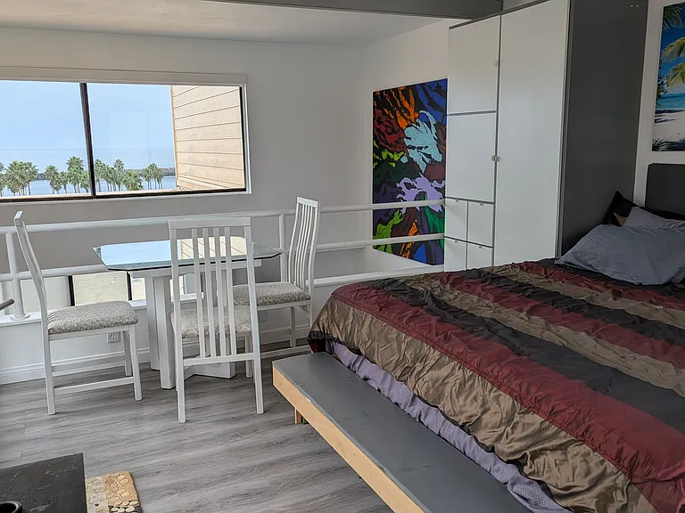 110 The Vlg #504 — Photo 29