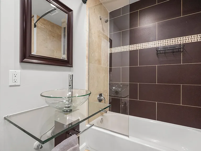9842 Portola Dr — Photo 37