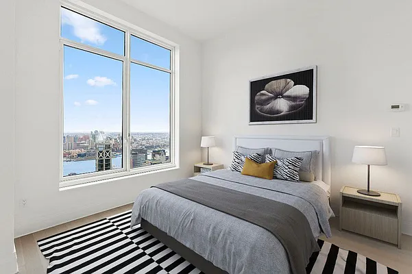 Rented by New York Casas Ltd. | media 24