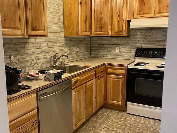 3rd image of 1347 Whitney Ave APT B