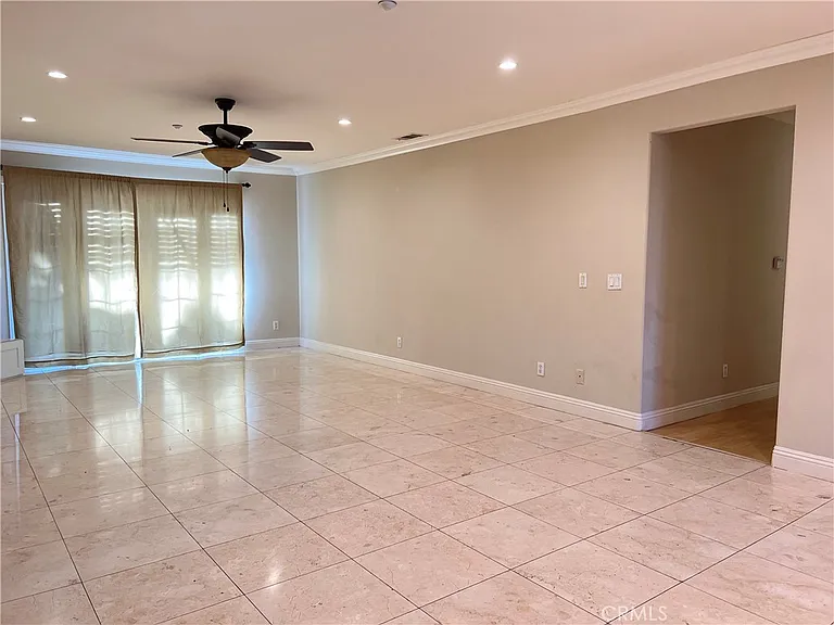 2411 Briargate Ln — Photo 9
