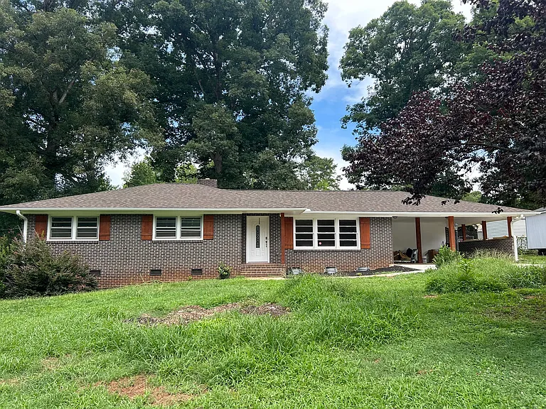 202 Brook Forest Dr — Photo 1