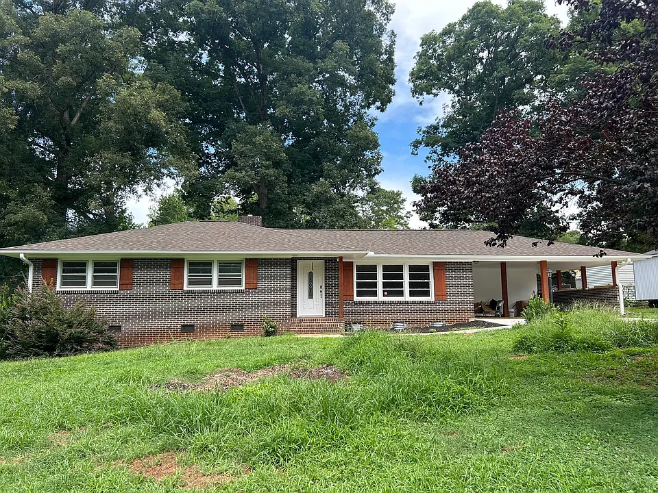 202 Brook Forest Dr