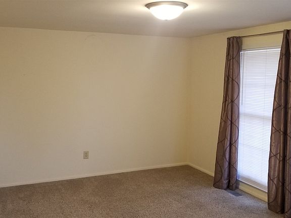 4th image of 3601 W Stafford Dr