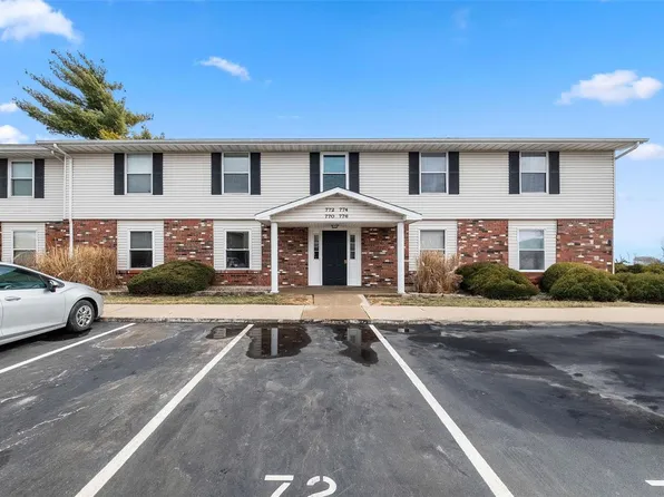 770 Highland Hill Ct #E, Saint Peters, MO 63376