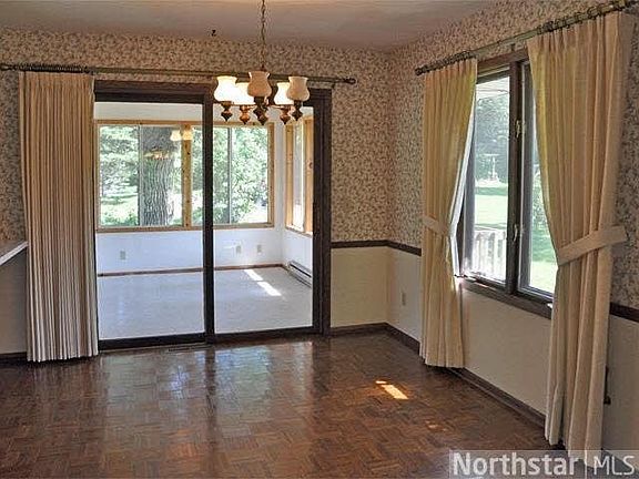 3rd image of 915 Longview Drive