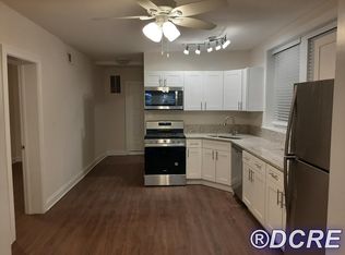 824 W Aldine Ave, Chicago, IL 60657