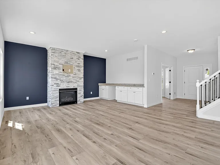 8760 Barrington Dr — Photo 14