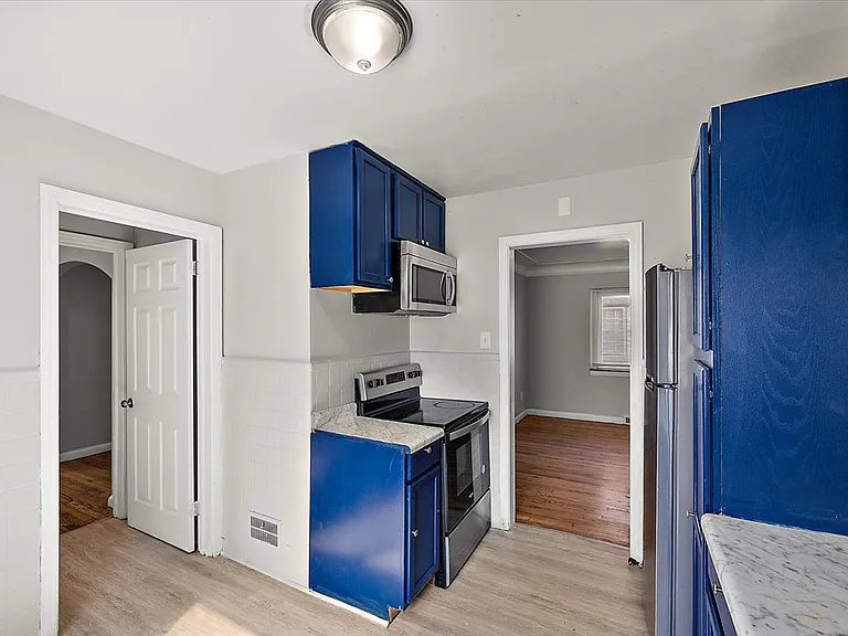 10500 Somerset Ave — Photo 17