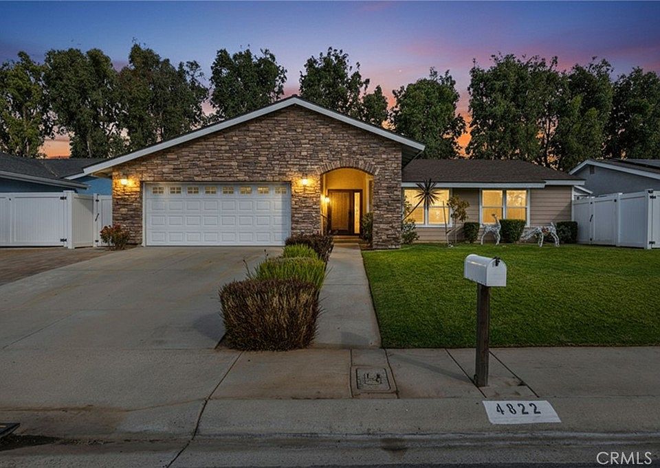 1st image of 4822 Wisteria Dr