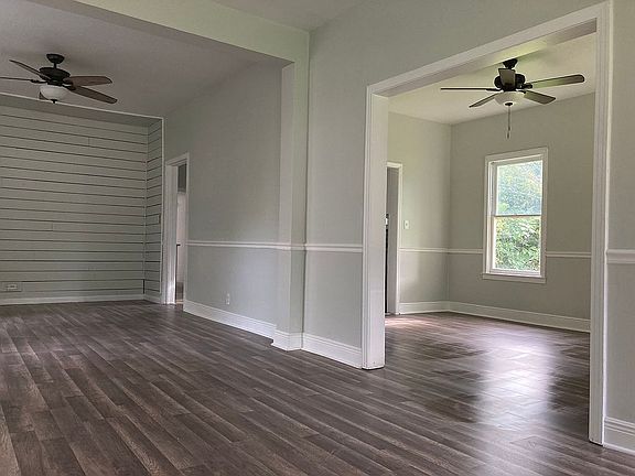 4th image of 807 W Cherry Ave