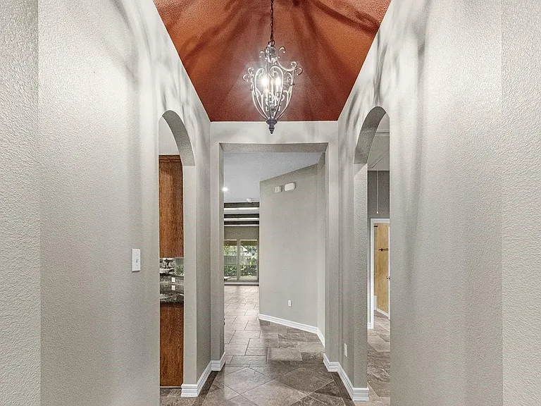 27723 Amy Willow Ln — Photo 2