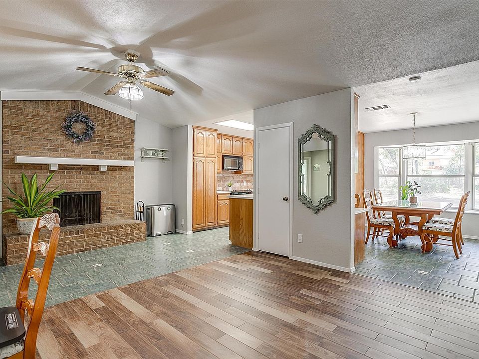 1st image of 209 Aquilla Dr