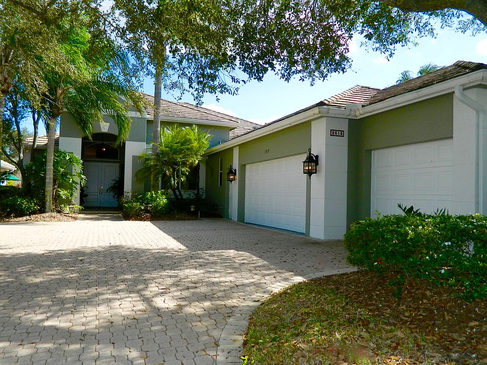 1st image of 2313 SW Manor Hill Dr