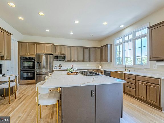 5th image of 16619 Chestnut Overlook Dr