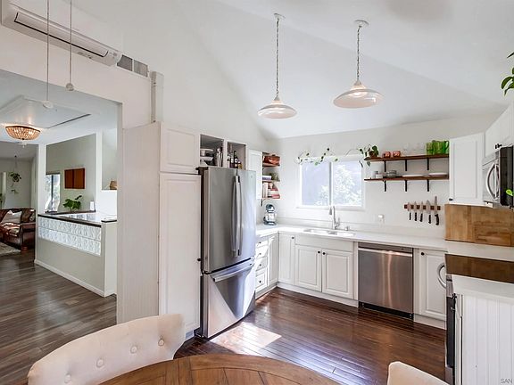 4th image of 3144 31st St