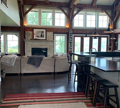 Entrance into the house from the front door.