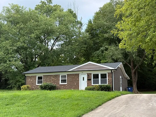 905 Camden Ct