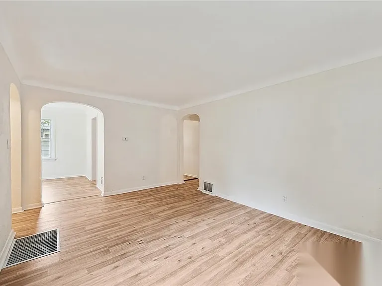 909 Turner Ave — Photo 9