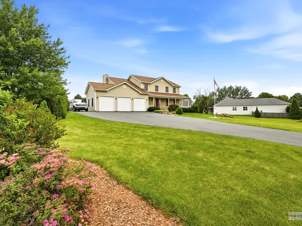 2066 Bernadette Ln, Yorkville, IL 60560