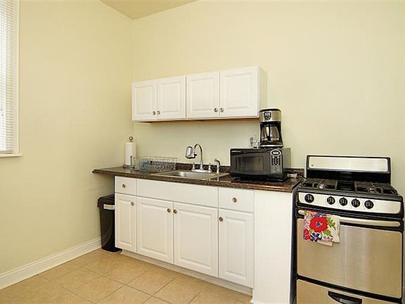4th image of 2212 Washington Ave