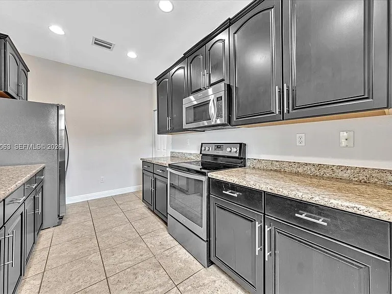 995 SW 147th Ave #2514 — Photo 14
