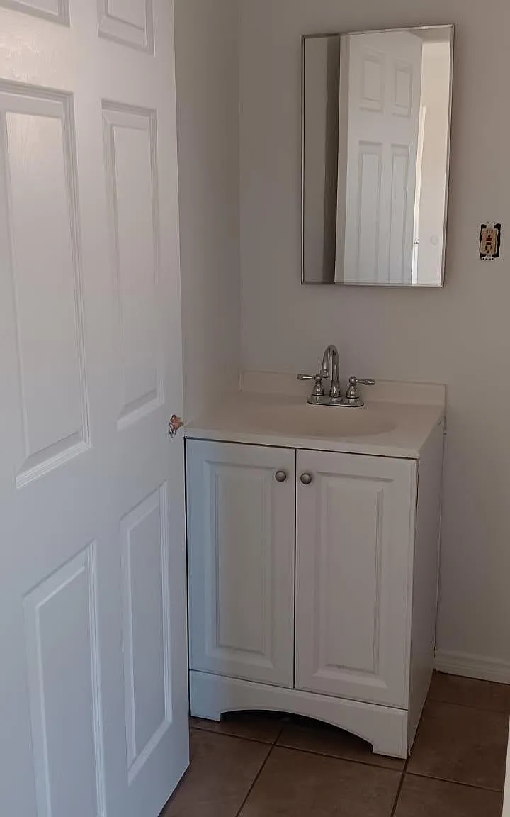 3 bed, 1174 sqft, $2,850 — Photo 1