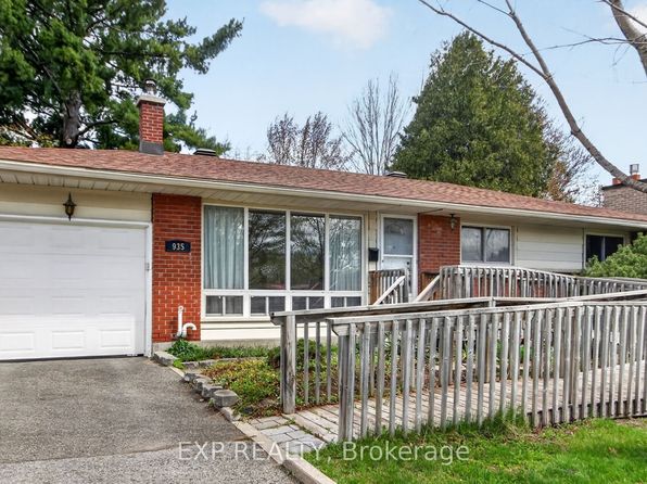 935 Pleasant Park Rd, Ottawa, ON K1G 1Z6