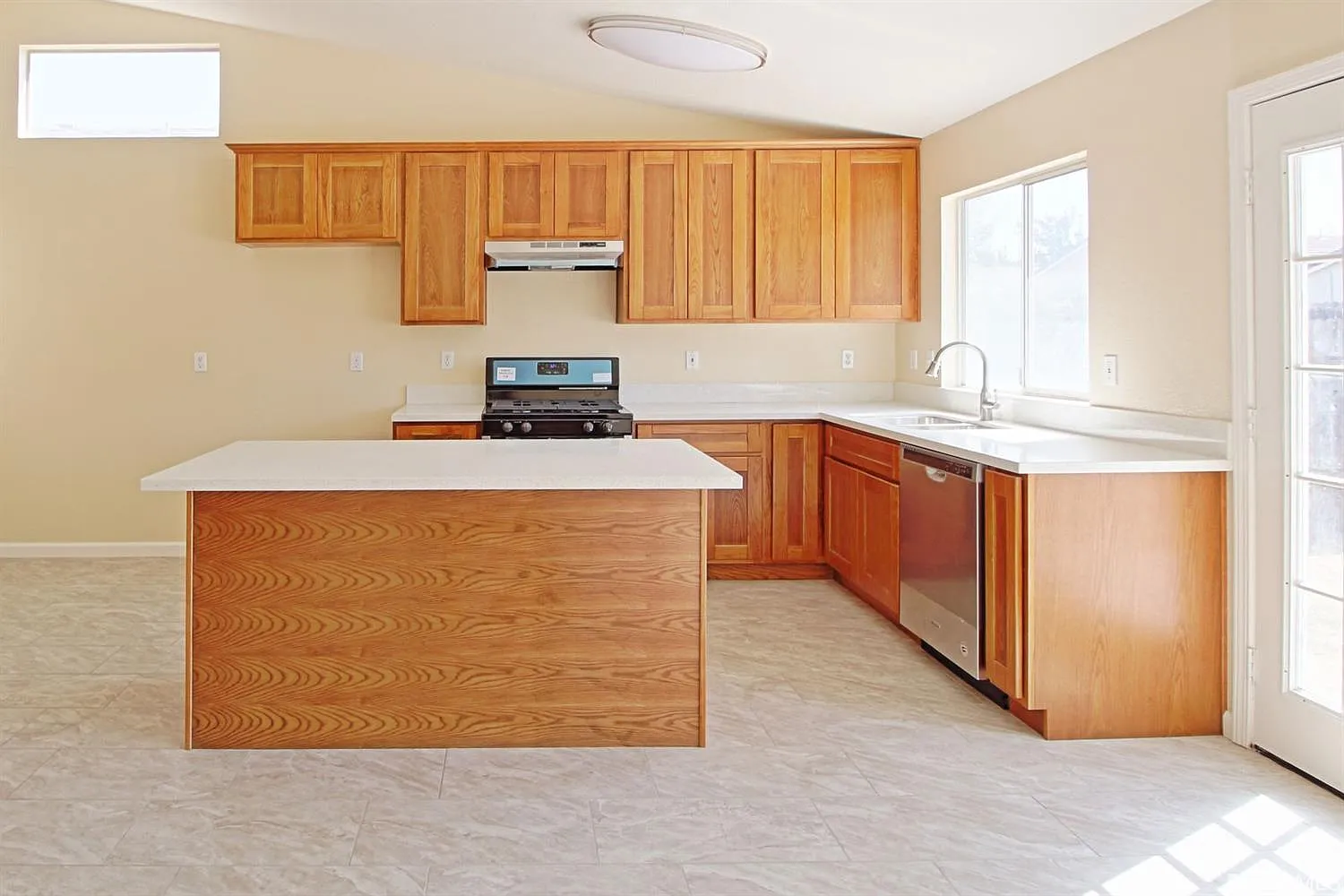 8586 New Forest Way photo 1