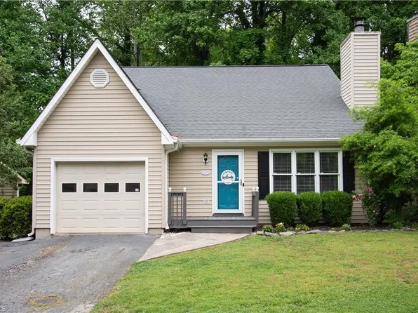 4965 Lochraven Dr, Winston Salem, NC 27104