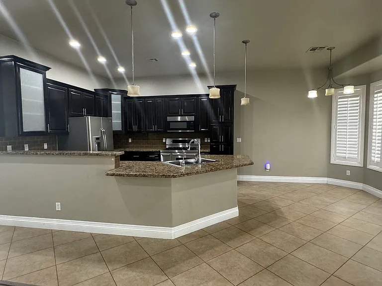 1625 Hidden Spring Dr — Photo 8