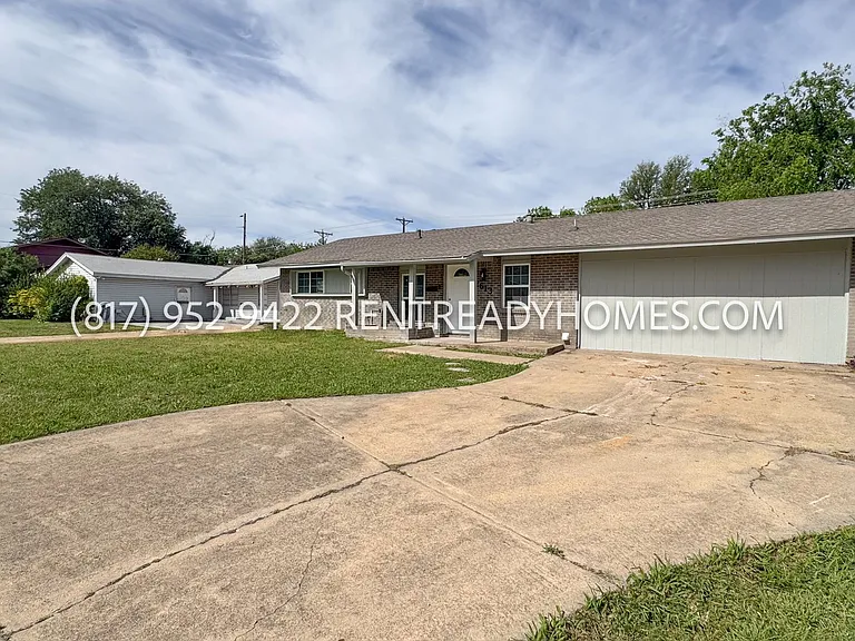 2613 Fairbrook St — Photo 4