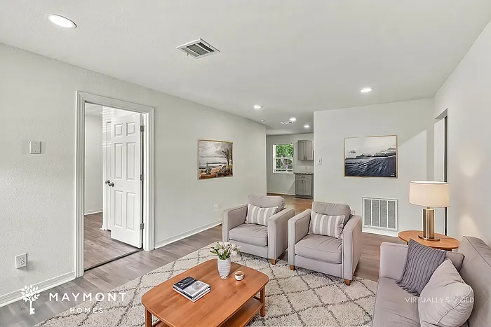 4 bed, 2.0 bath, 1400 sqft, $1,730 — Photo 4