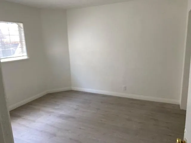 6925 Whitsett Ave — Photo 5