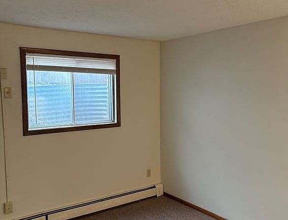 5th image of 639 S Lucas St #3
