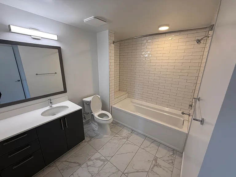 2505 NE 193rd St #310 — Photo 14